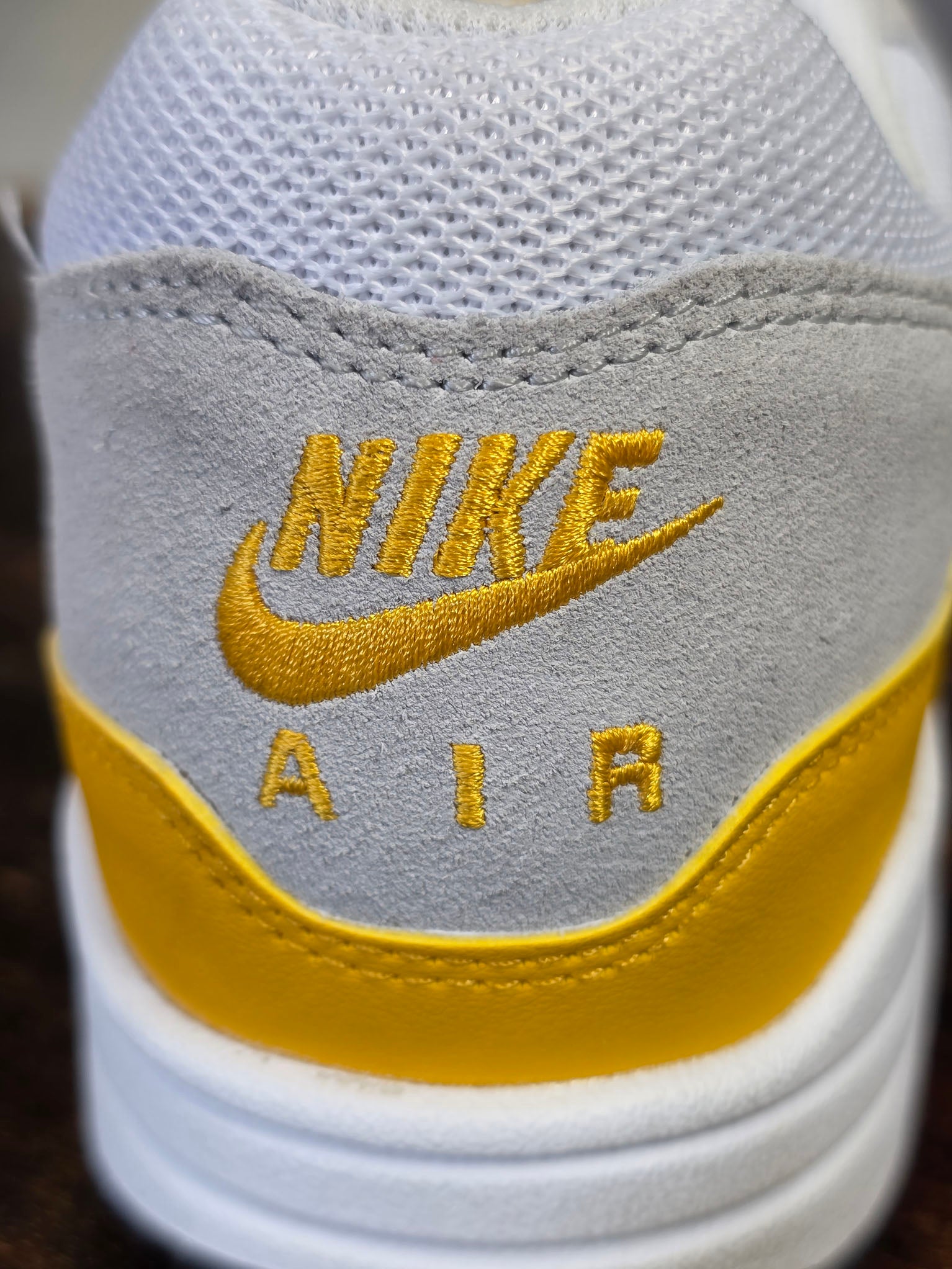 Nike Air Max 1 University Gold maat 45