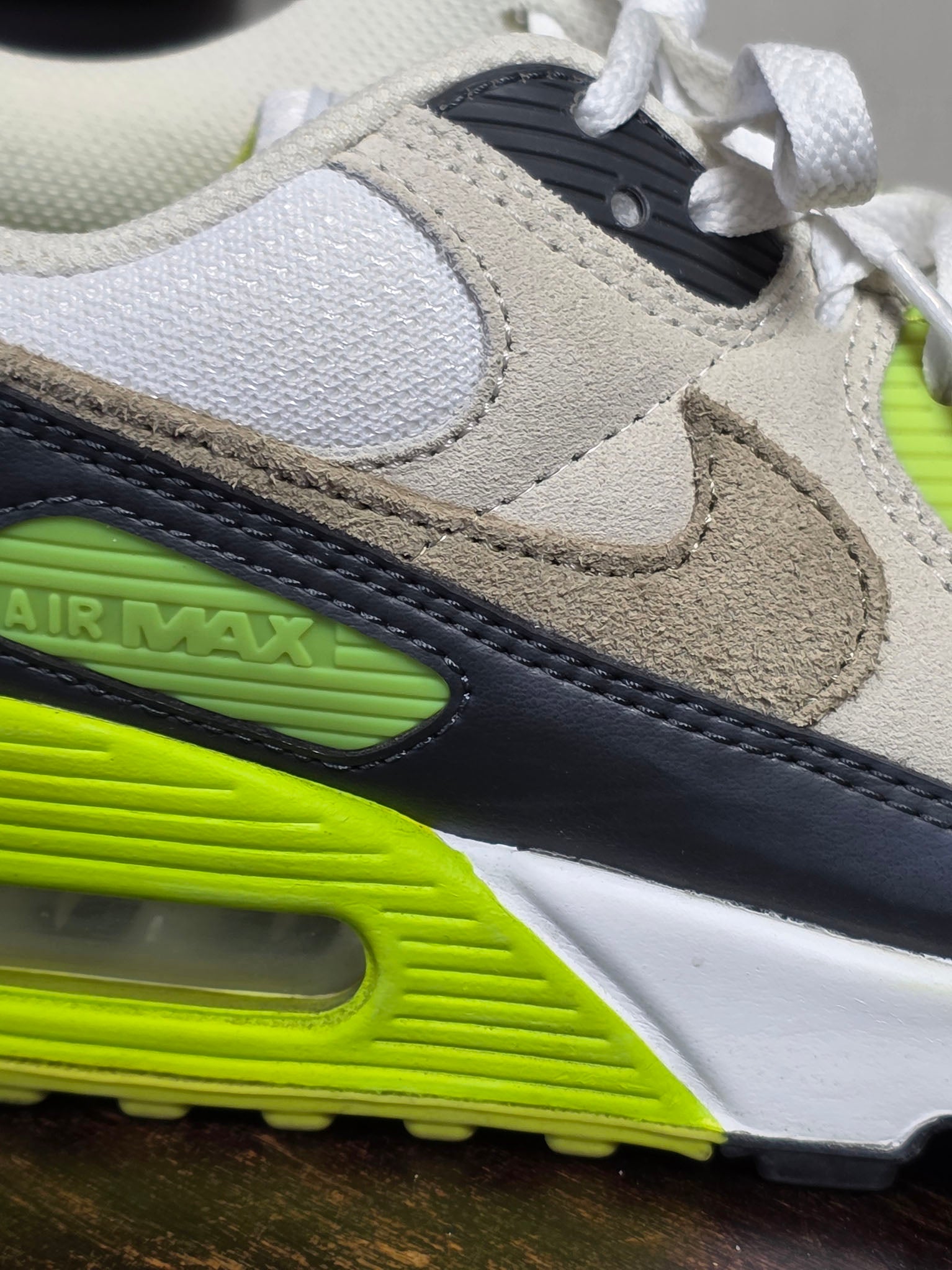 Nike Air Max 90 Cyber Khaki maat 44