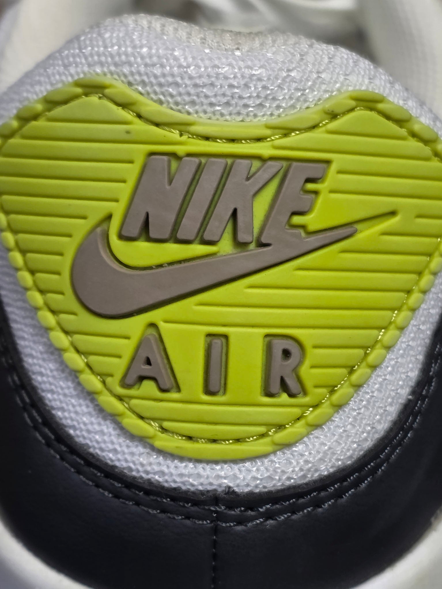 Nike Air Max 90 Cyber Khaki maat 44