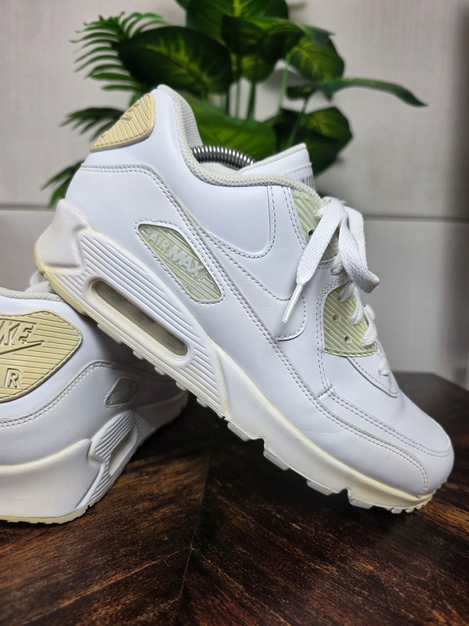 Nike Air Max 90 Triple White LTR maat 42,5