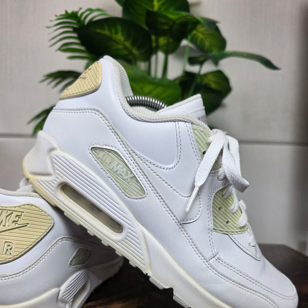 Nike Air Max 90 Triple White LTR maat 42,5