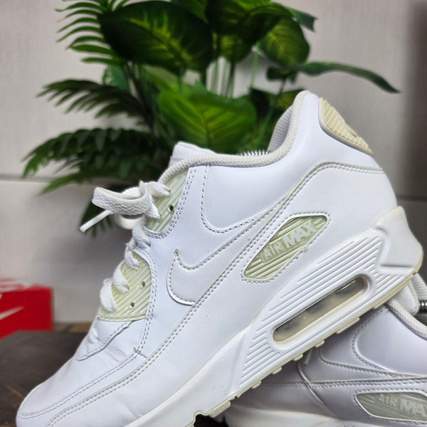 Nike Air Max 90 Triple White LTR maat 42,5