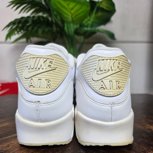 Nike Air Max 90 Triple White LTR maat 42,5