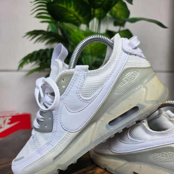 Nike Air Max 90 Terrascape Triple White maat 38,5