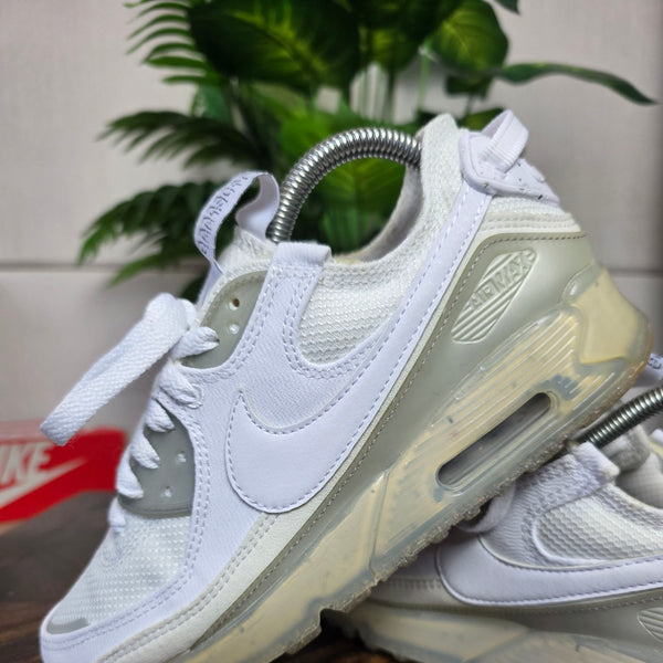 Nike Air Max 90 Terrascape Triple White maat 38,5
