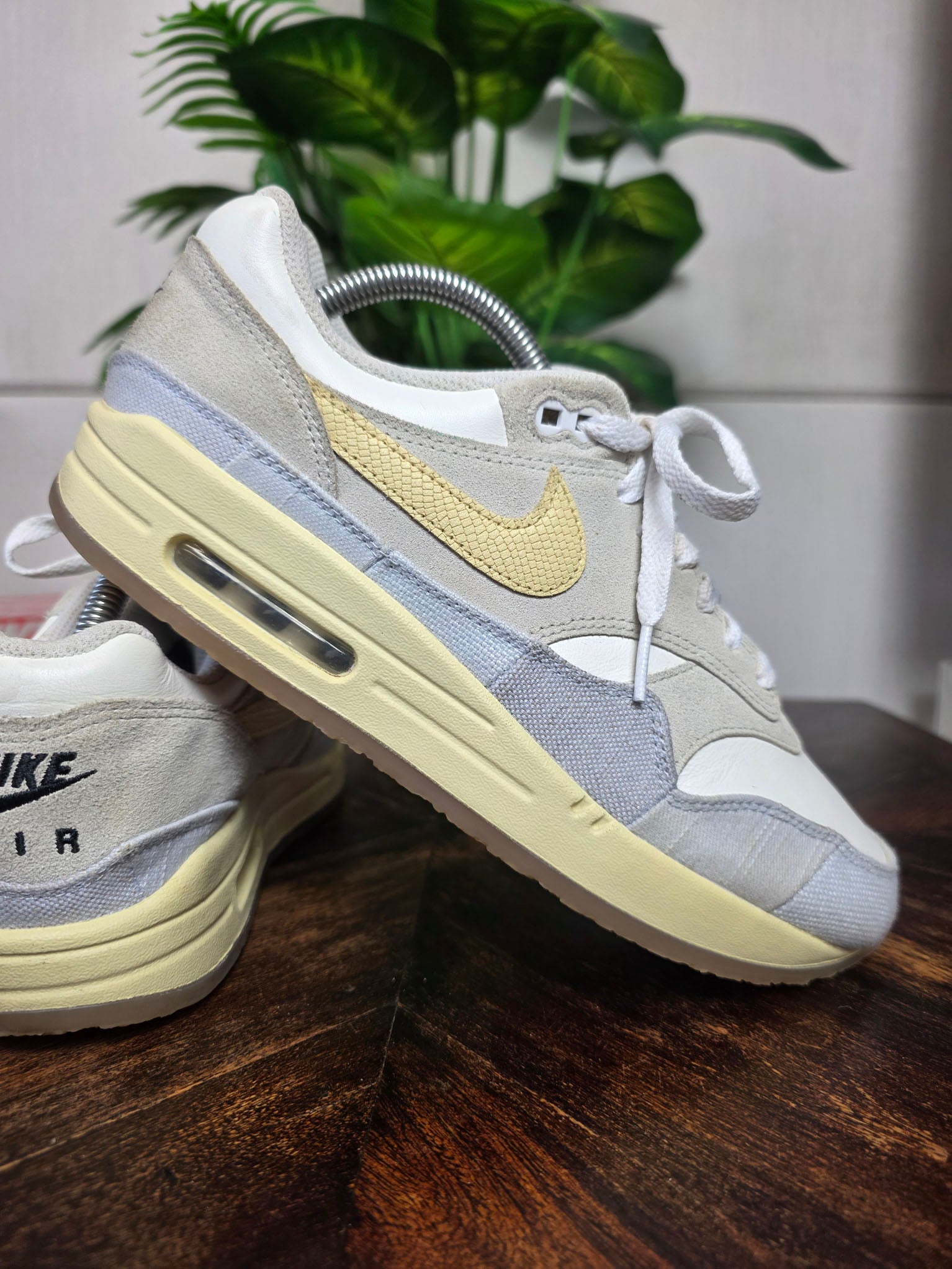 Nike Air Max 1 Crepe Light Bone maat 42