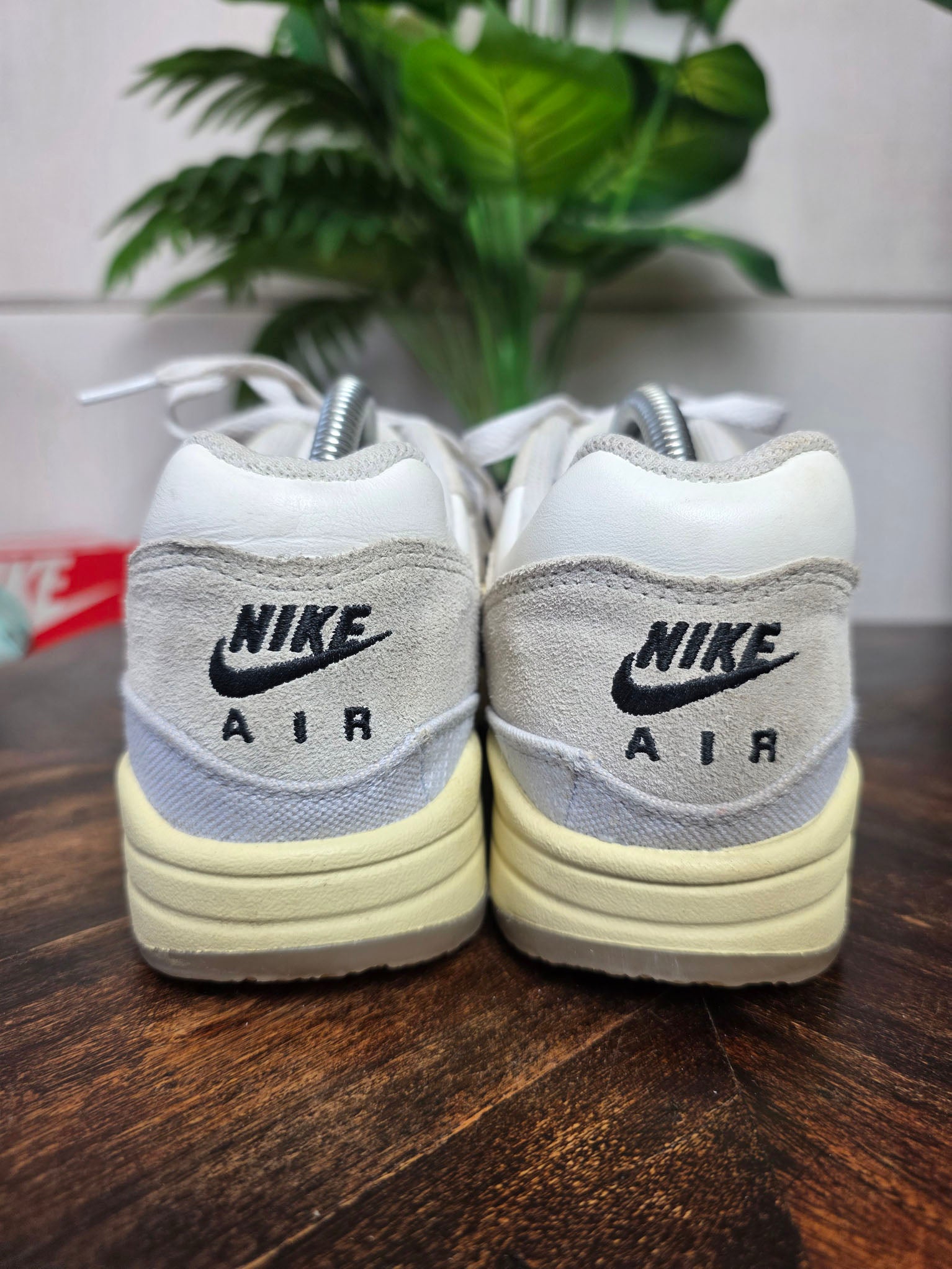 Nike Air Max 1 Crepe Light Bone maat 42