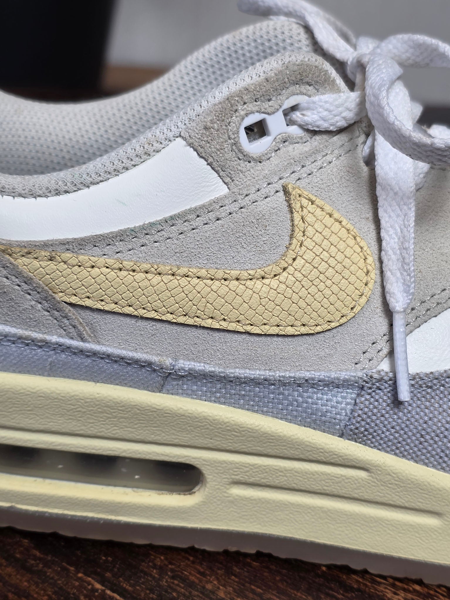 Nike Air Max 1 Crepe Light Bone maat 42
