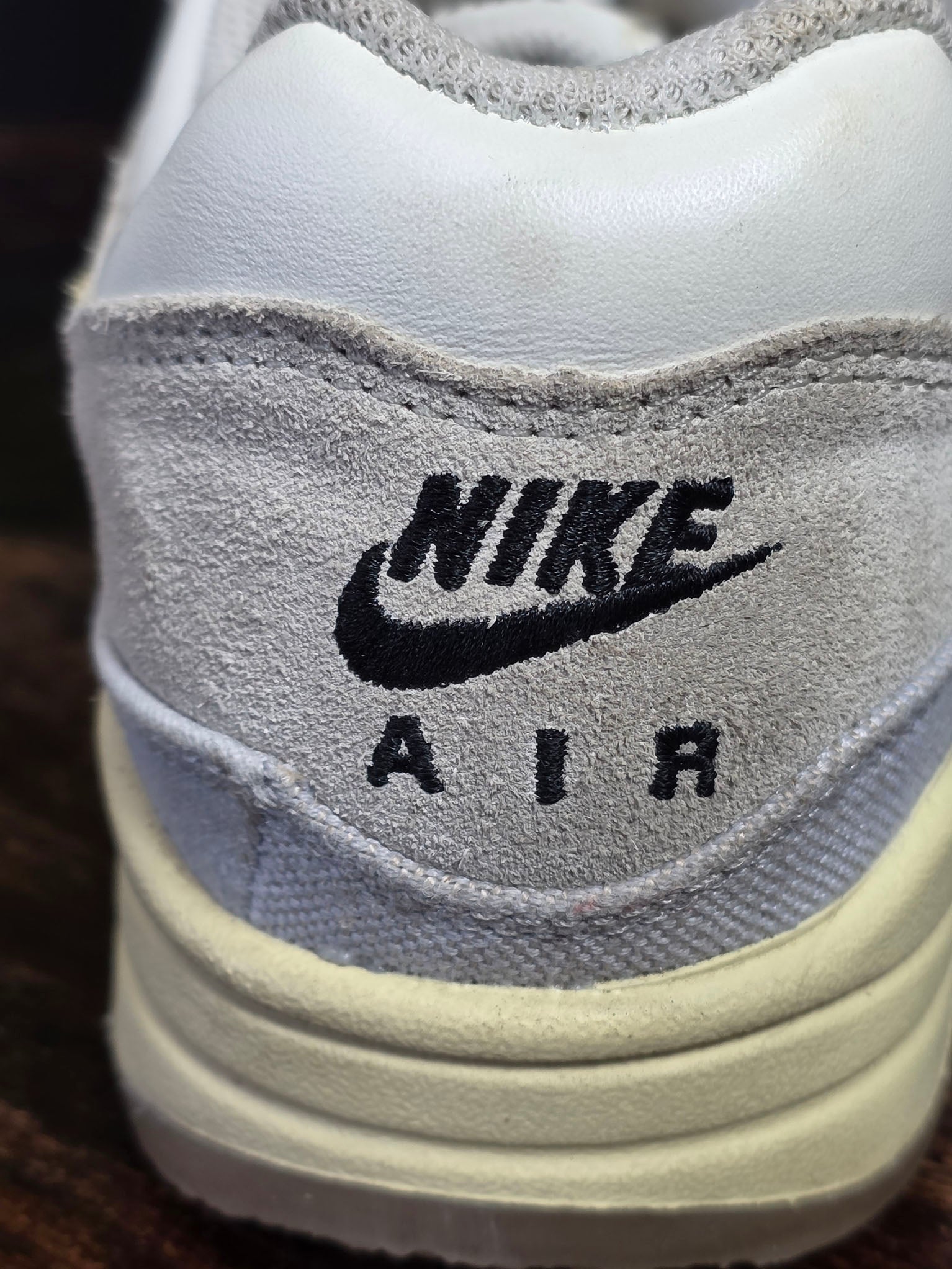 Nike Air Max 1 Crepe Light Bone maat 42