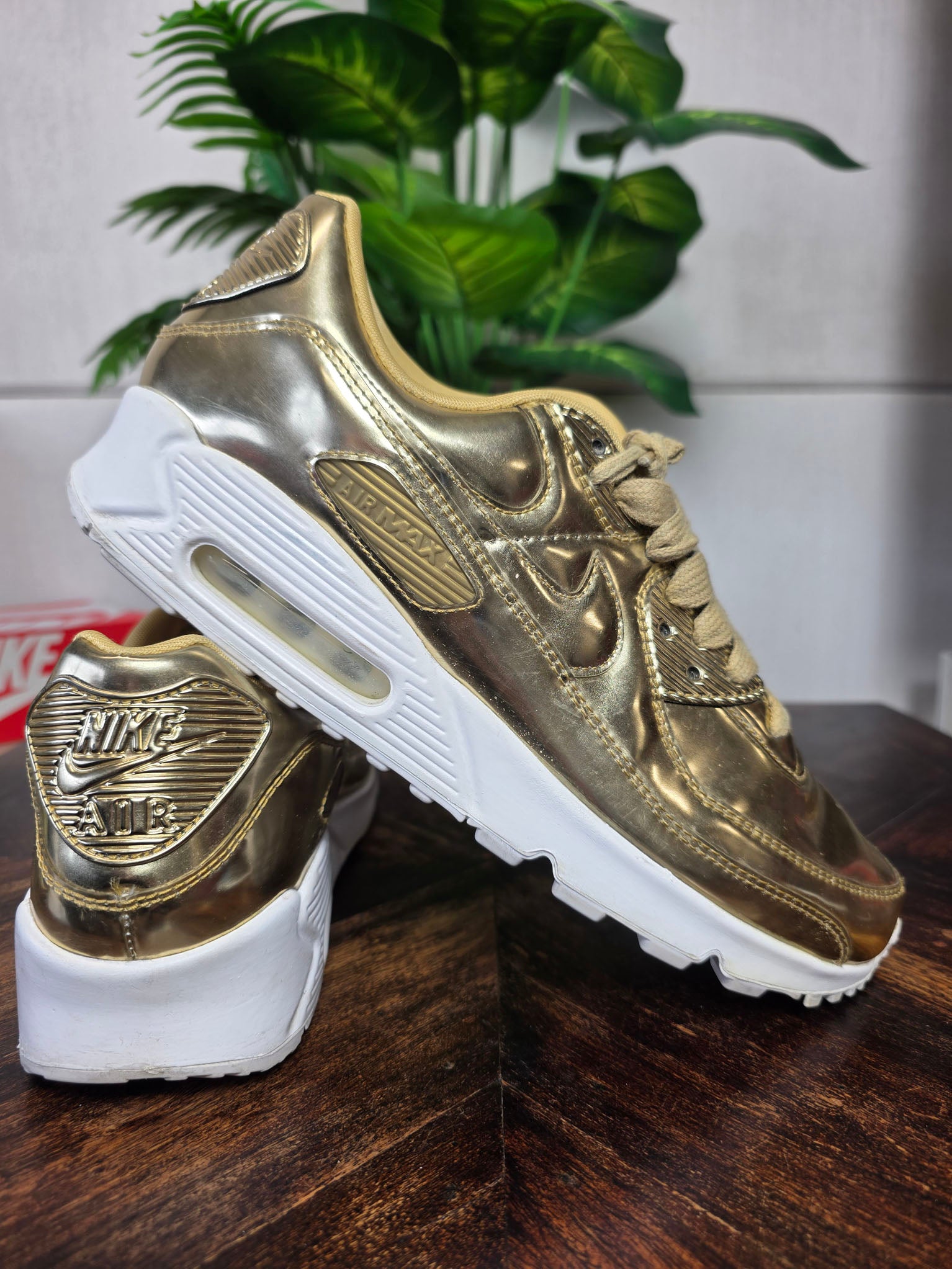Nike Air Max 90 Metallic Gold maat 44,5