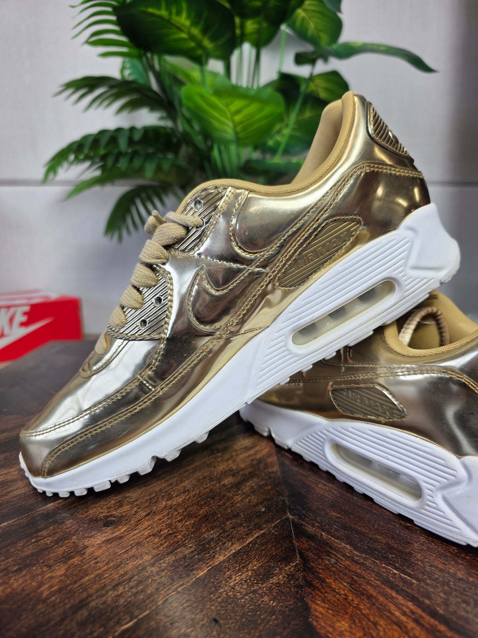 Nike Air Max 90 Metallic Gold maat 44,5