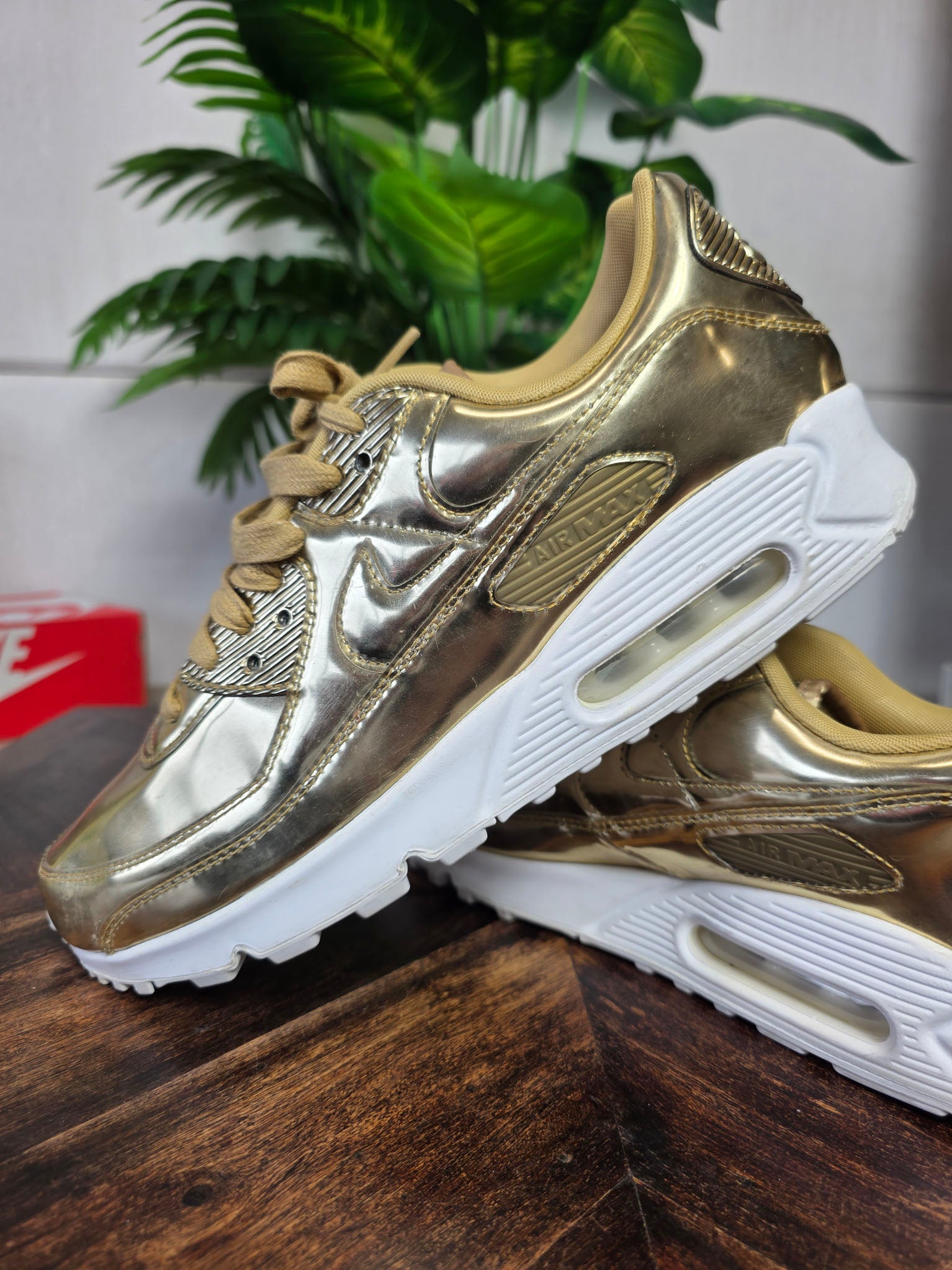 Nike Air Max 90 Metallic Gold maat 44,5
