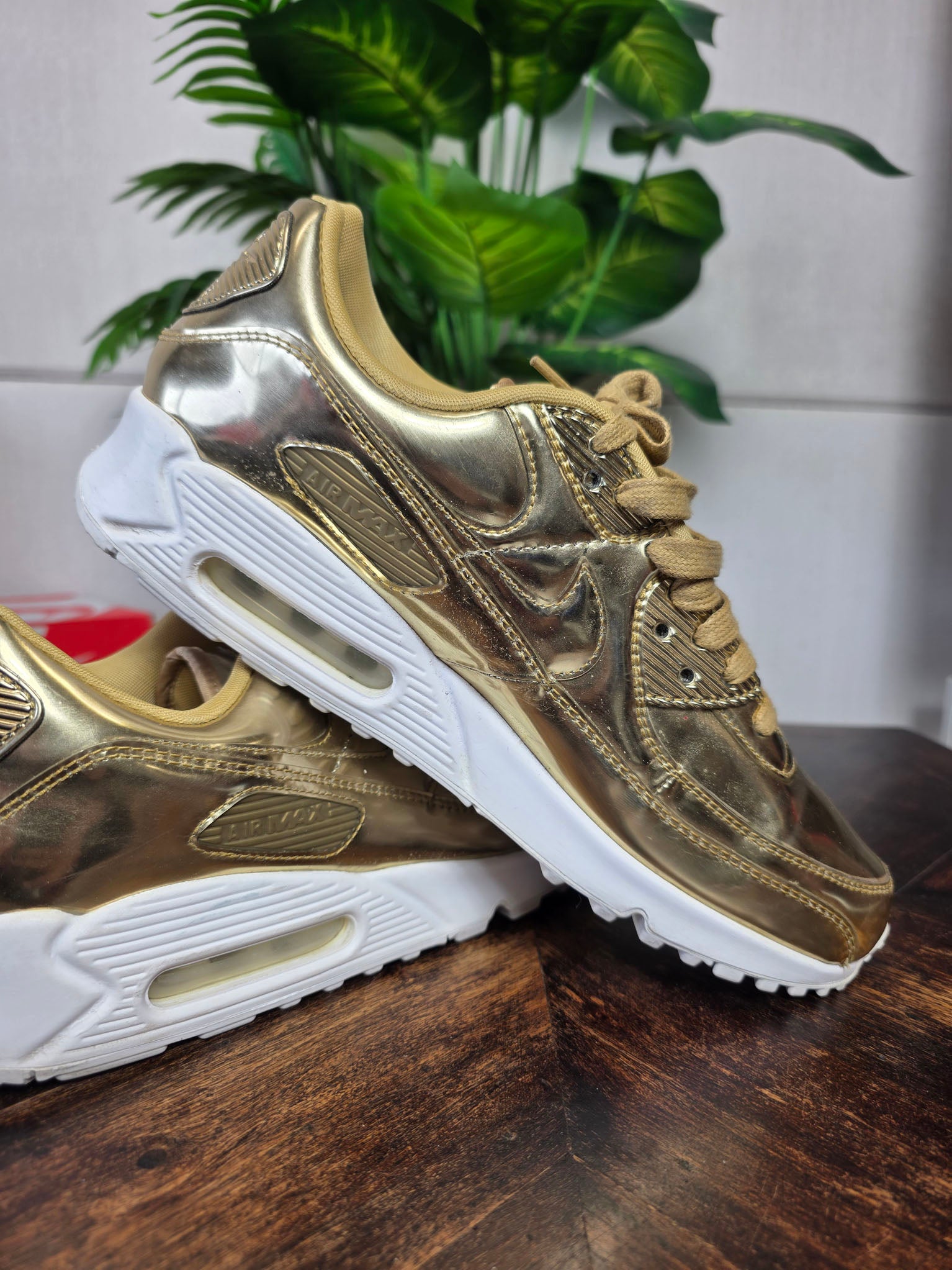 Nike Air Max 90 Metallic Gold maat 44,5