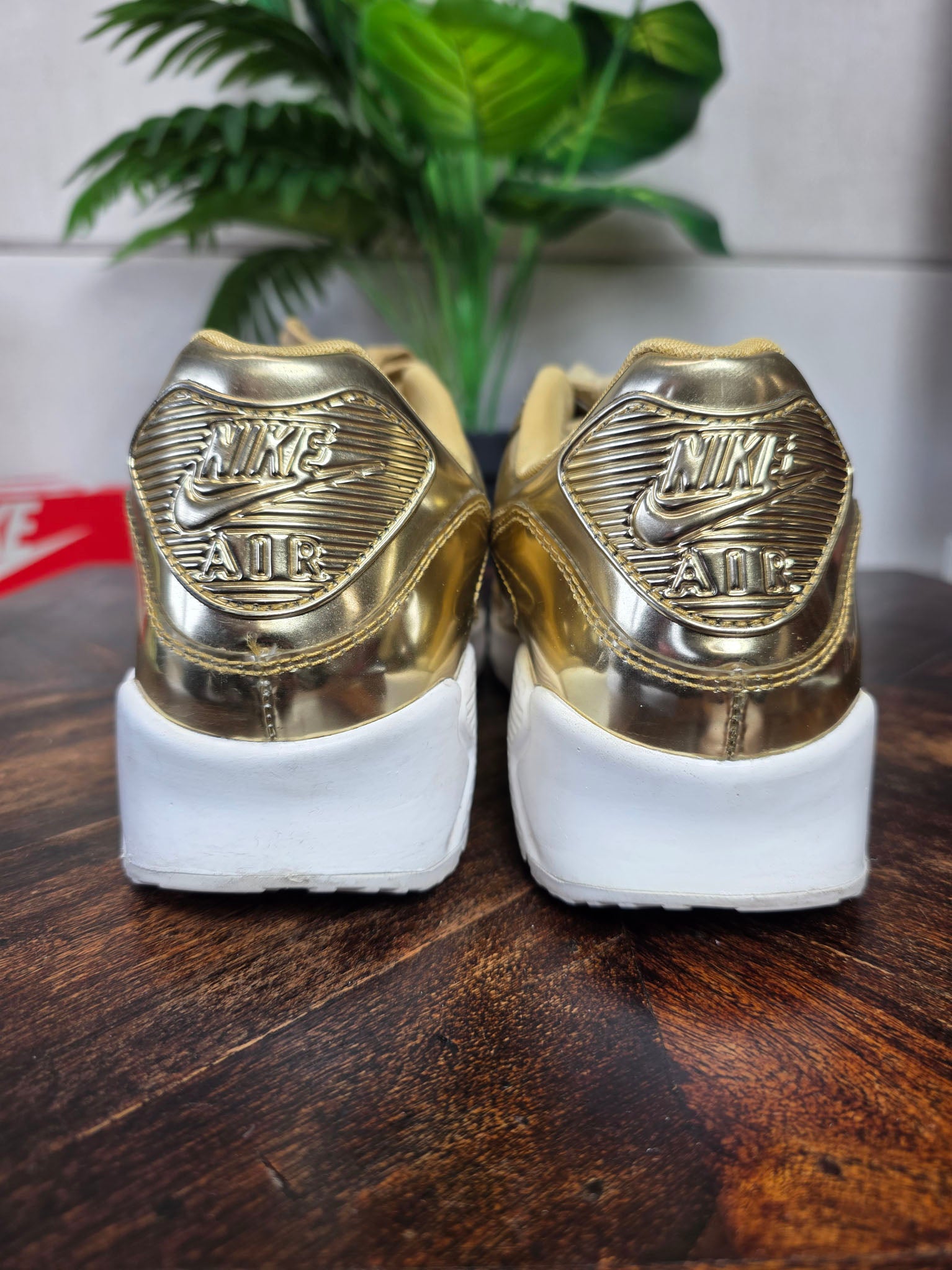 Nike Air Max 90 Metallic Gold maat 44,5