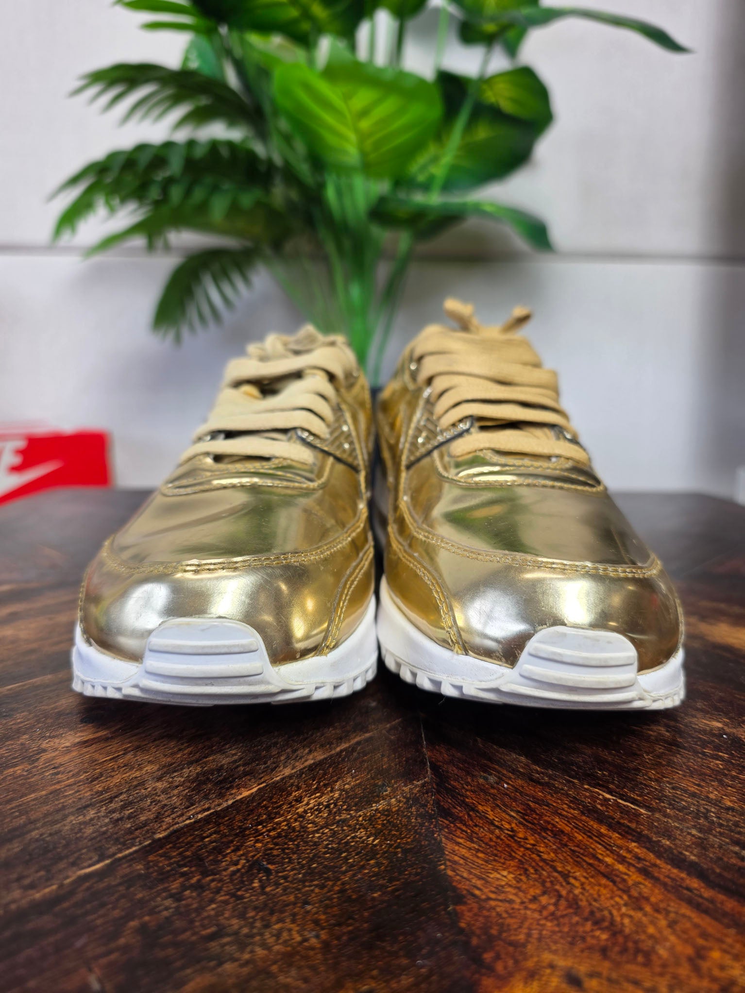 Nike Air Max 90 Metallic Gold maat 44,5