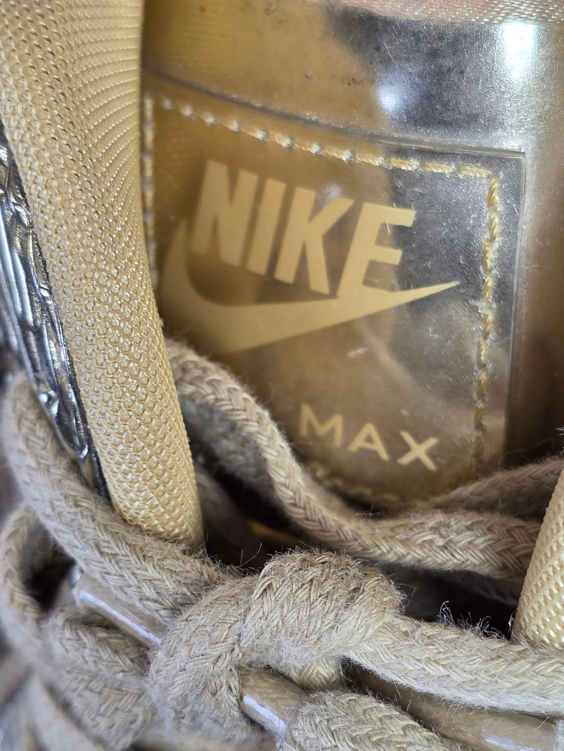 Nike Air Max 90 Metallic Gold maat 44,5