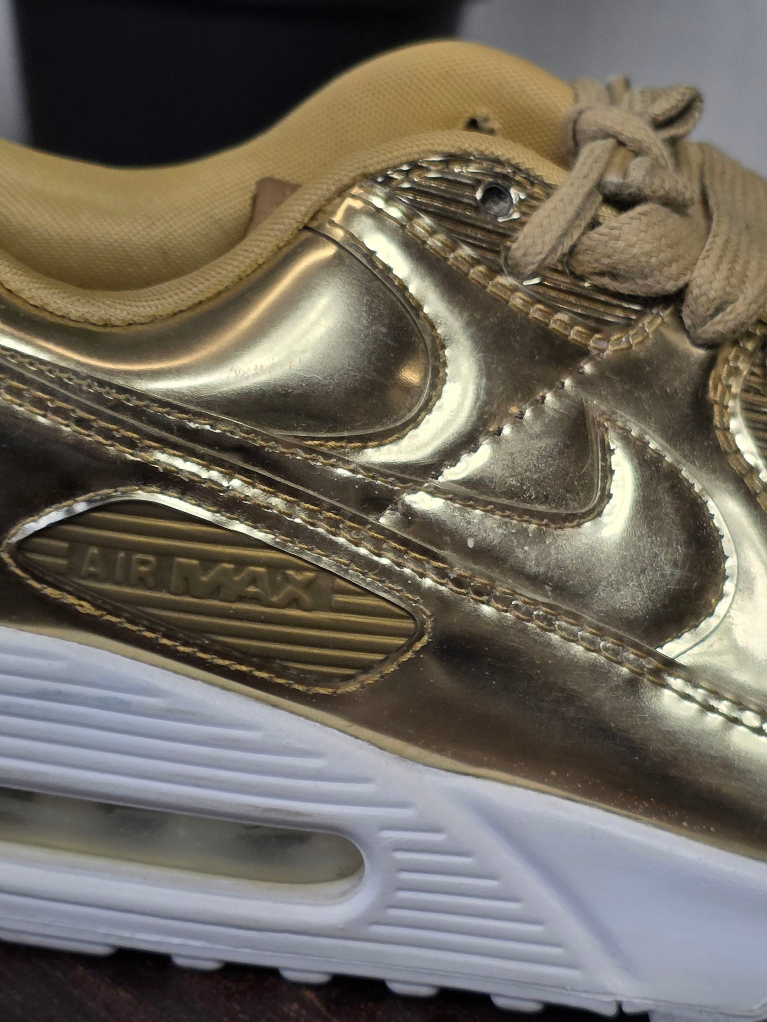 Nike Air Max 90 Metallic Gold maat 44,5