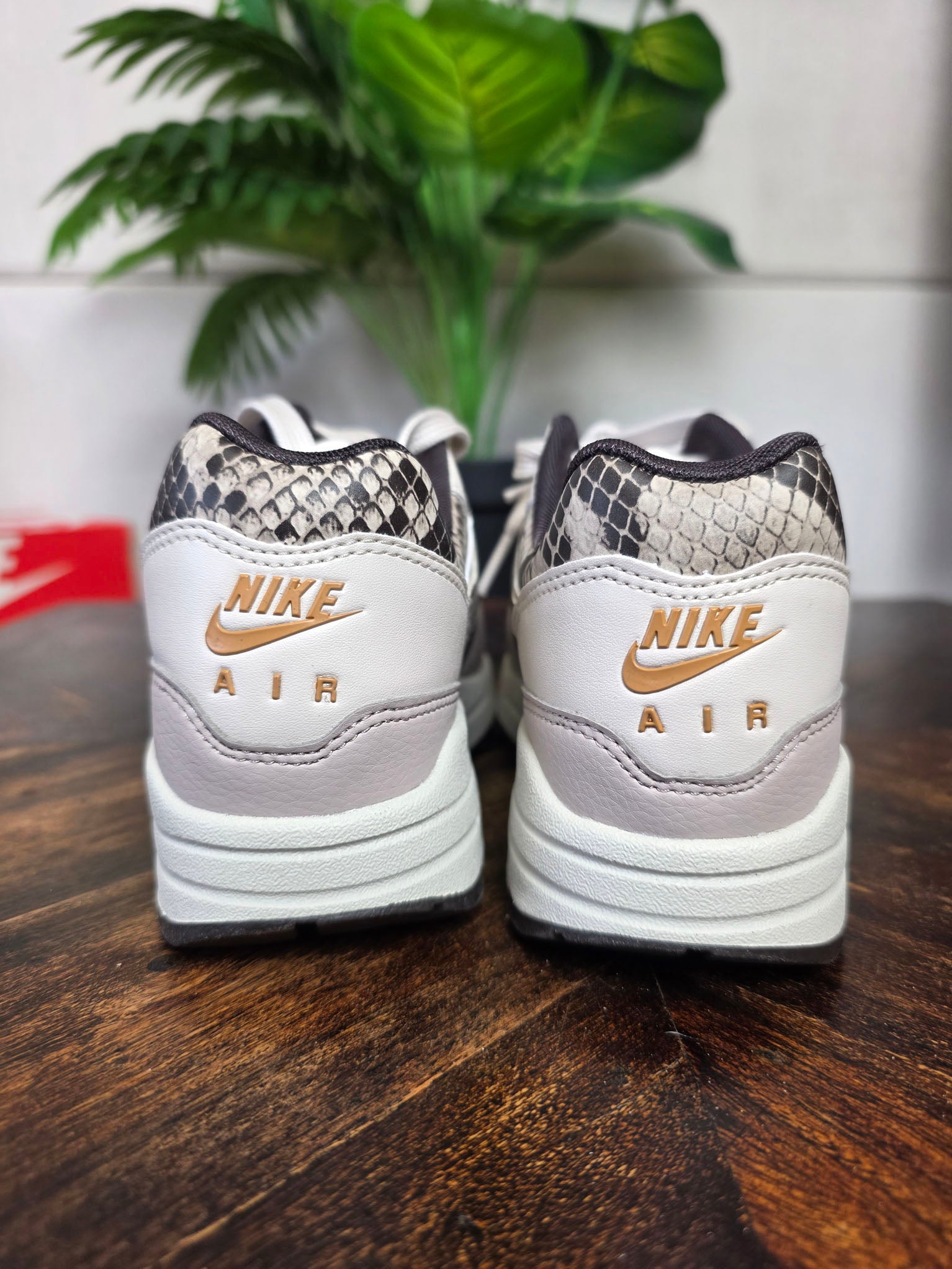 Nike Air Max 1 Snakeskin Light Orewood Brown maat 35,5