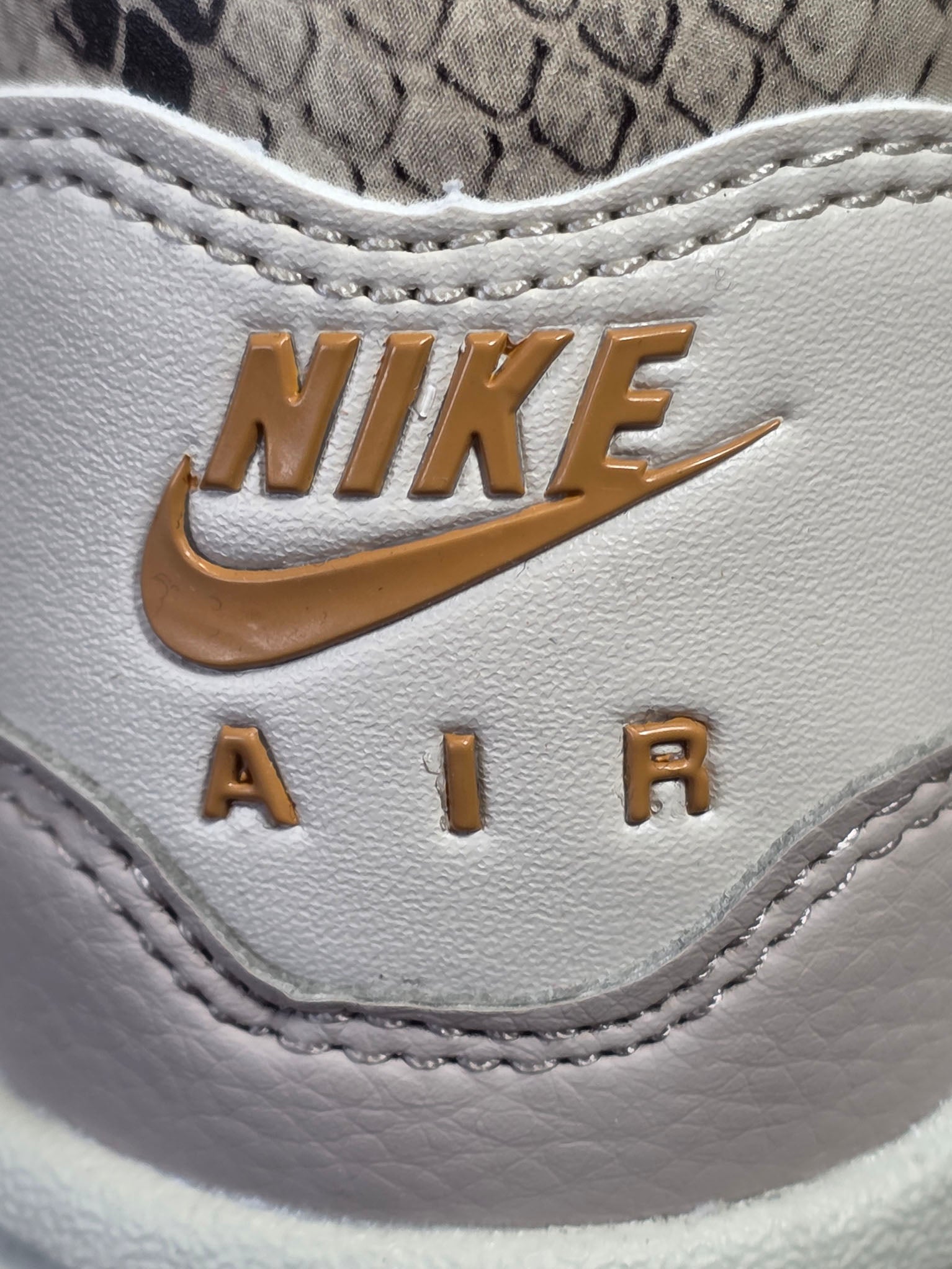 Nike Air Max 1 Snakeskin Light Orewood Brown maat 35,5