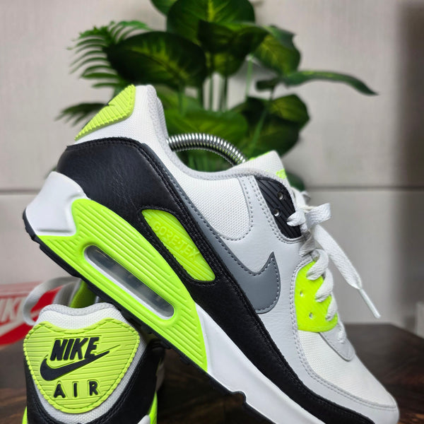 Nike Air Max 90 Gore-Tex Volt maat 42,5