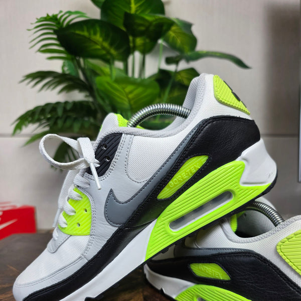 Nike Air Max 90 Gore-Tex Volt maat 42,5