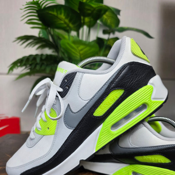 Nike Air Max 90 Gore-Tex Volt maat 42,5