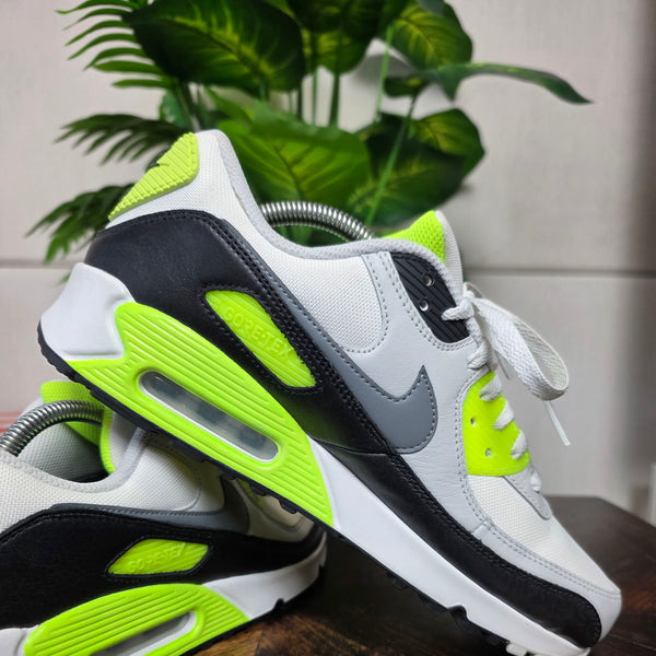 Nike Air Max 90 Gore-Tex Volt maat 42,5