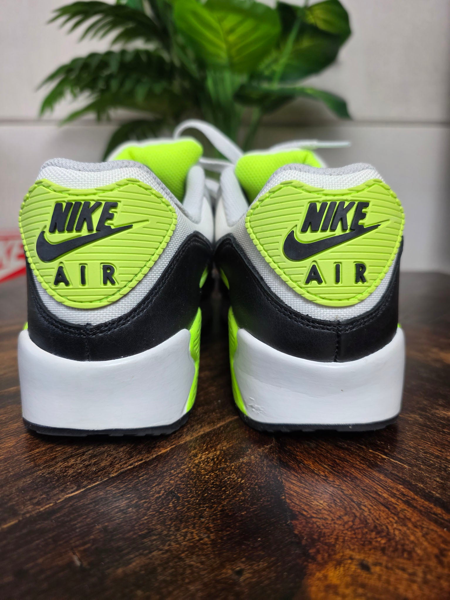 Nike Air Max 90 Gore-Tex Volt maat 42,5