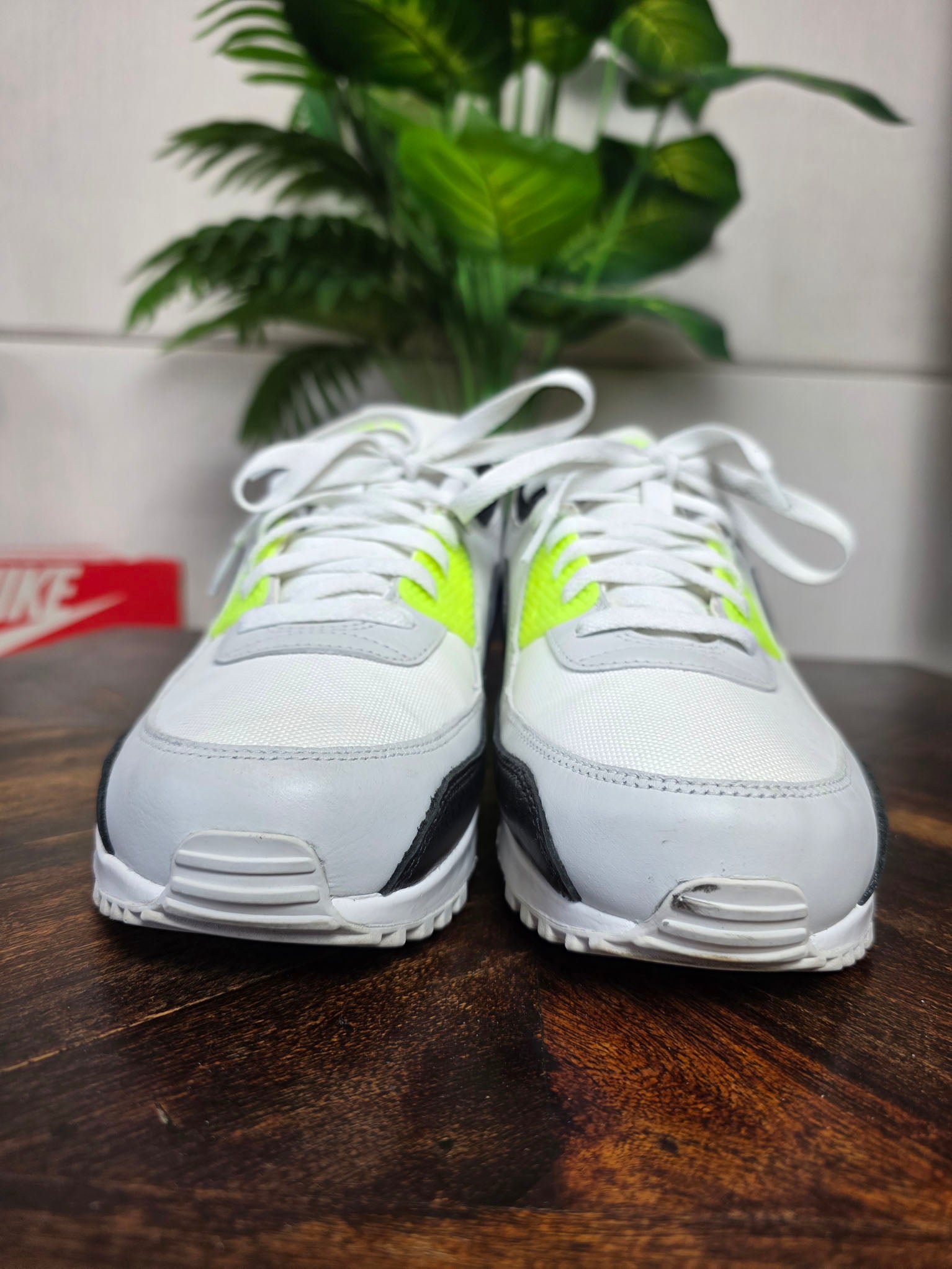 Nike Air Max 90 Gore-Tex Volt maat 42,5