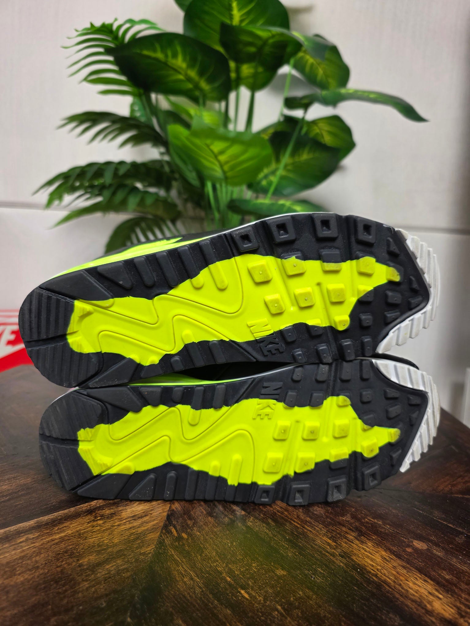 Nike Air Max 90 Gore-Tex Volt maat 42,5