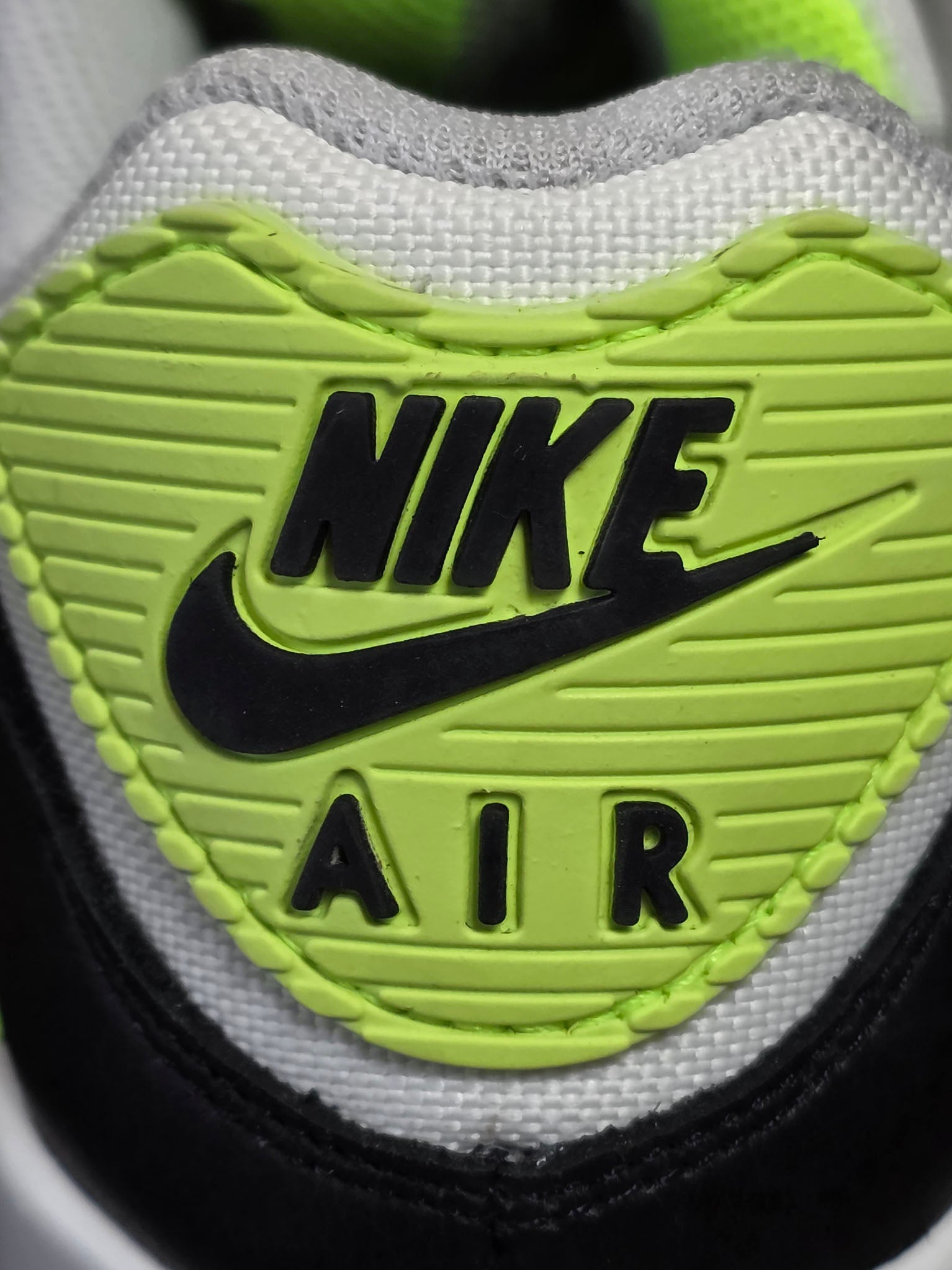 Nike Air Max 90 Gore-Tex Volt maat 42,5