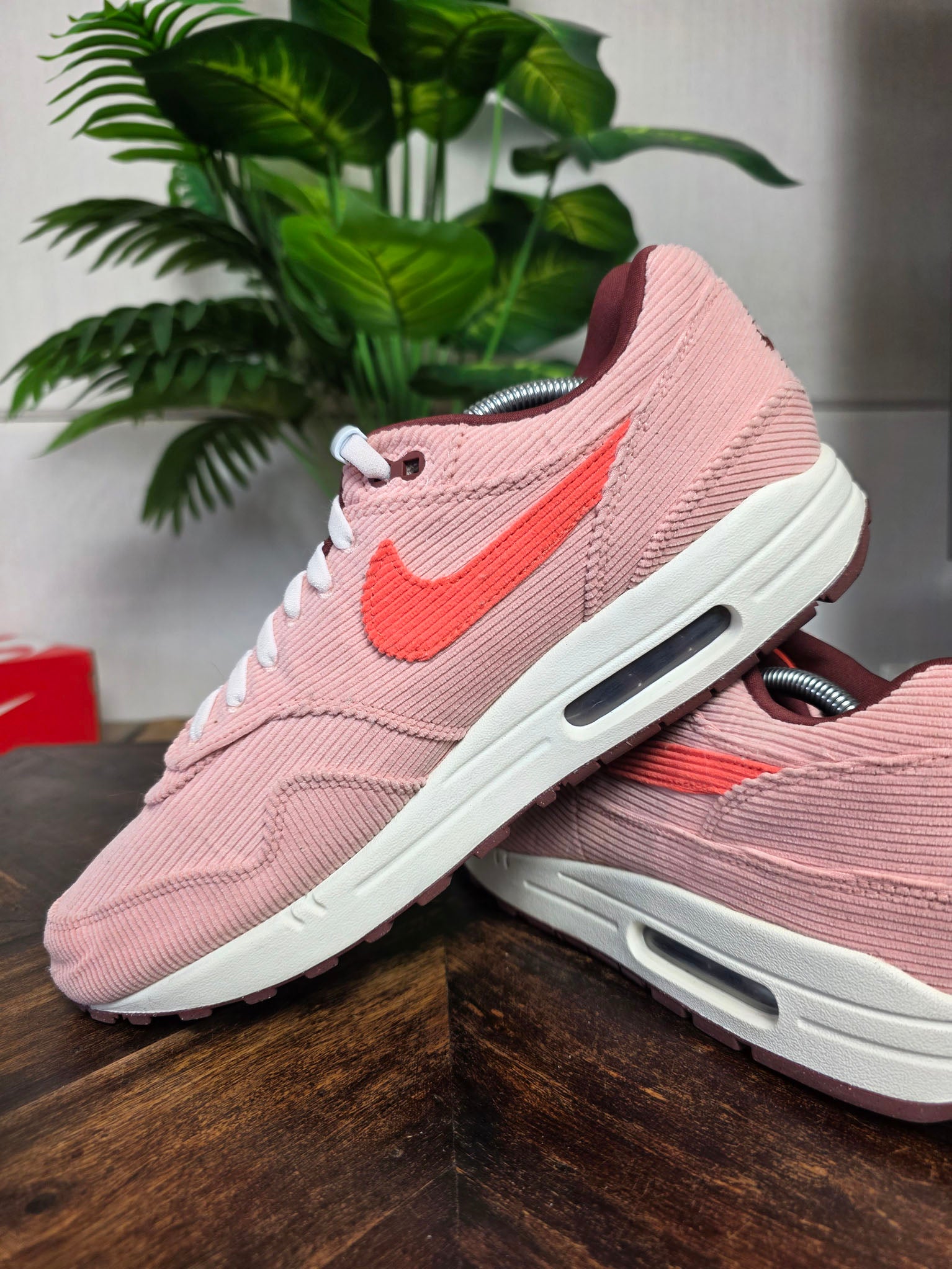 Nike Air Max 1 Coral Stardust Corduroy maat 45