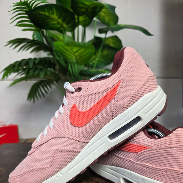 Nike Air Max 1 Coral Stardust Corduroy maat 45