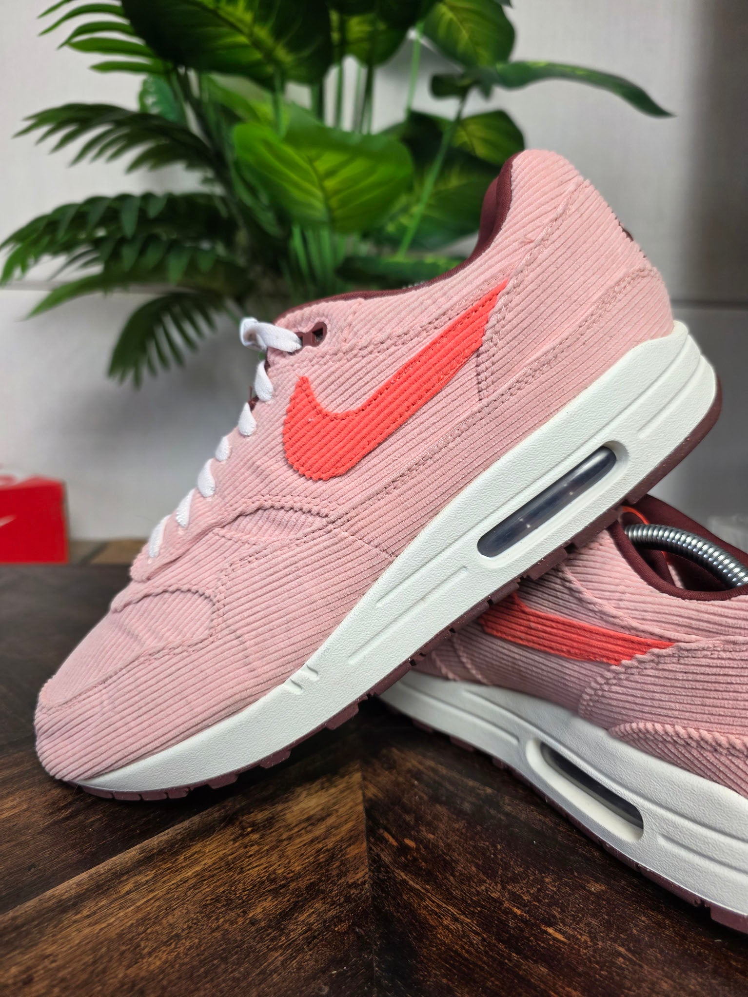 Nike Air Max 1 Coral Stardust Corduroy maat 45