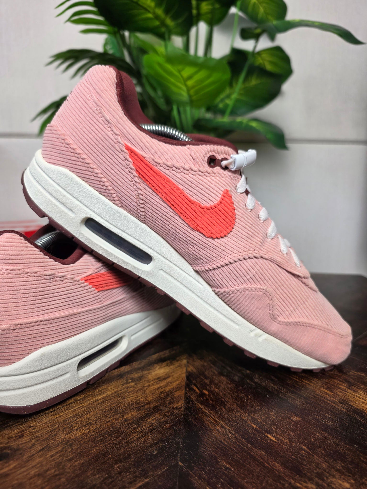 Nike Air Max 1 Coral Stardust Corduroy maat 45