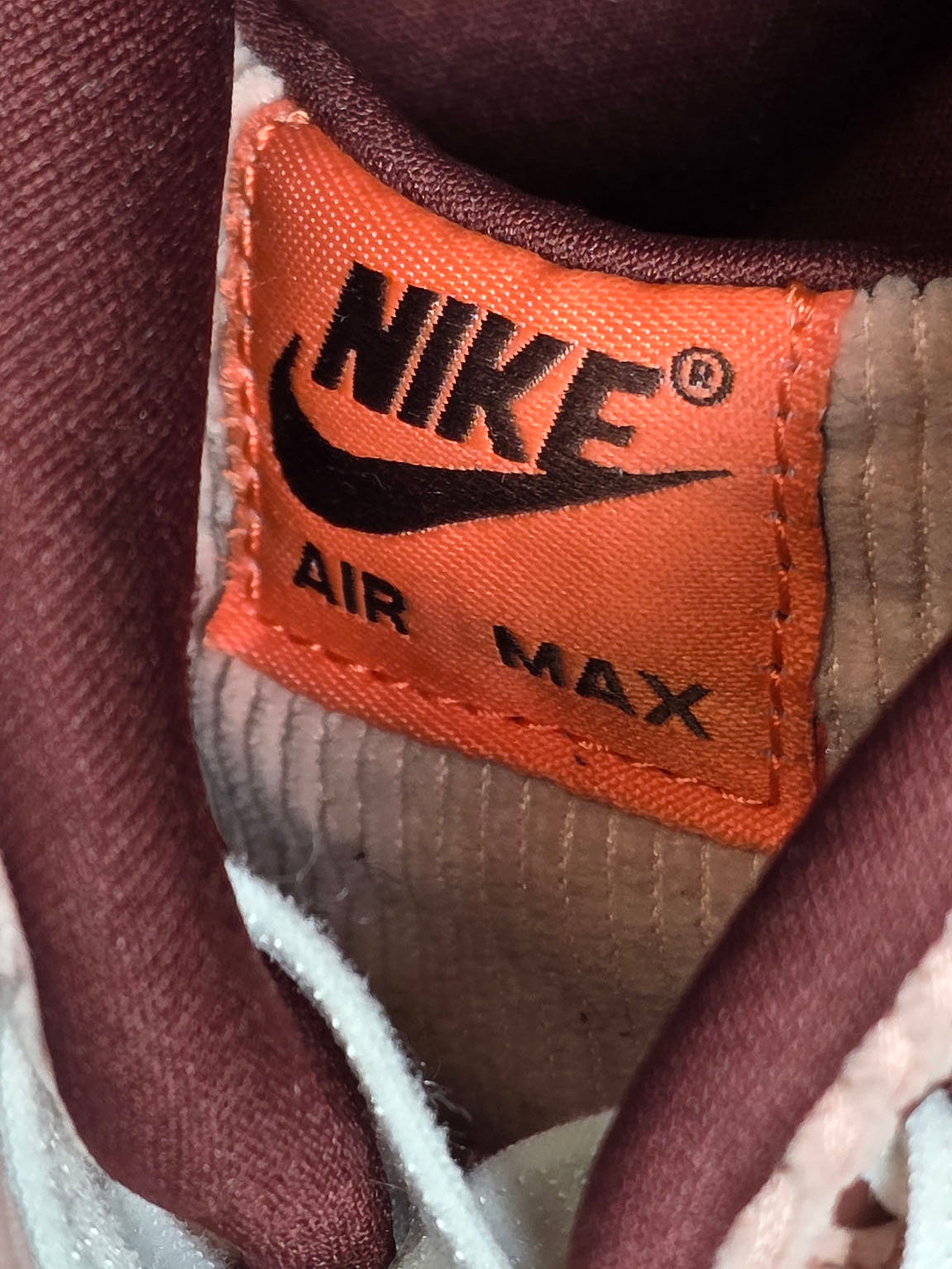 Nike Air Max 1 Coral Stardust Corduroy maat 45