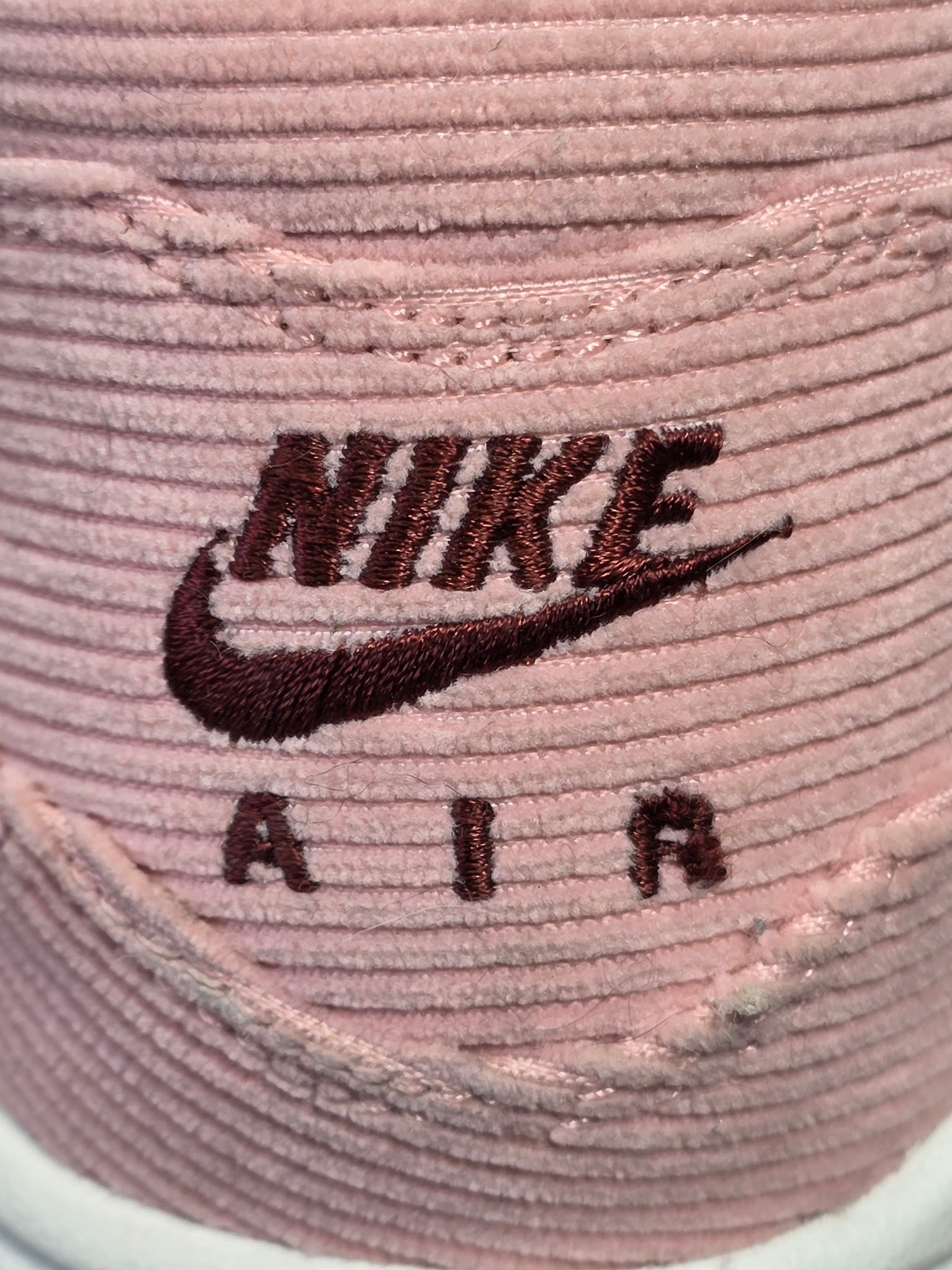 Nike Air Max 1 Coral Stardust Corduroy maat 45