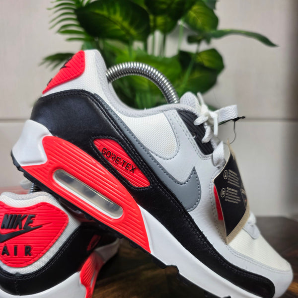 Nike Air Max 90 GoreTex Infrared maat 40