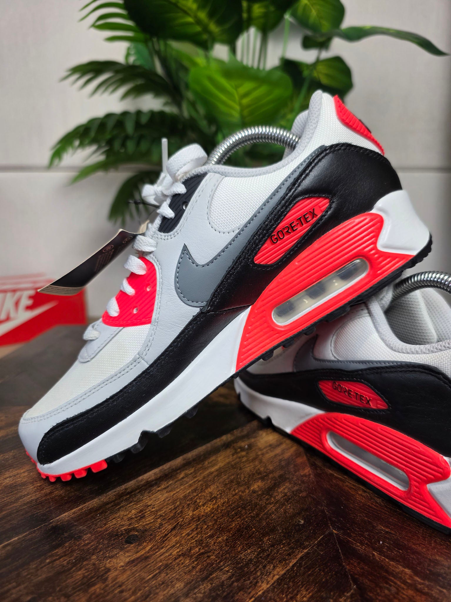 Nike Air Max 90 GoreTex Infrared maat 40