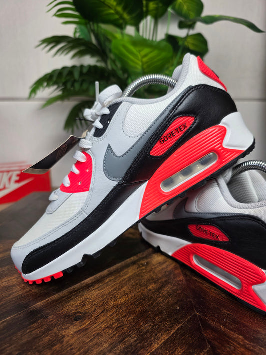 Nike Air Max 90 GoreTex Infrared maat 40