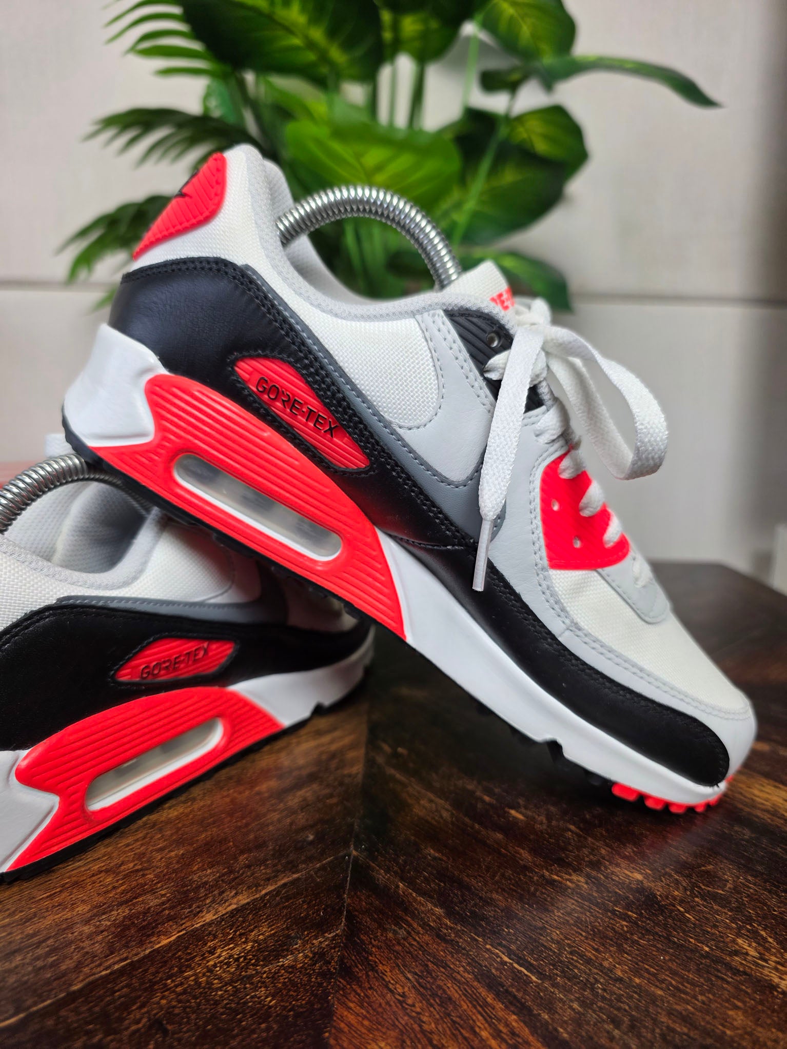Nike Air Max 90 GoreTex Infrared maat 40