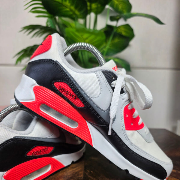 Nike Air Max 90 GoreTex Infrared maat 40