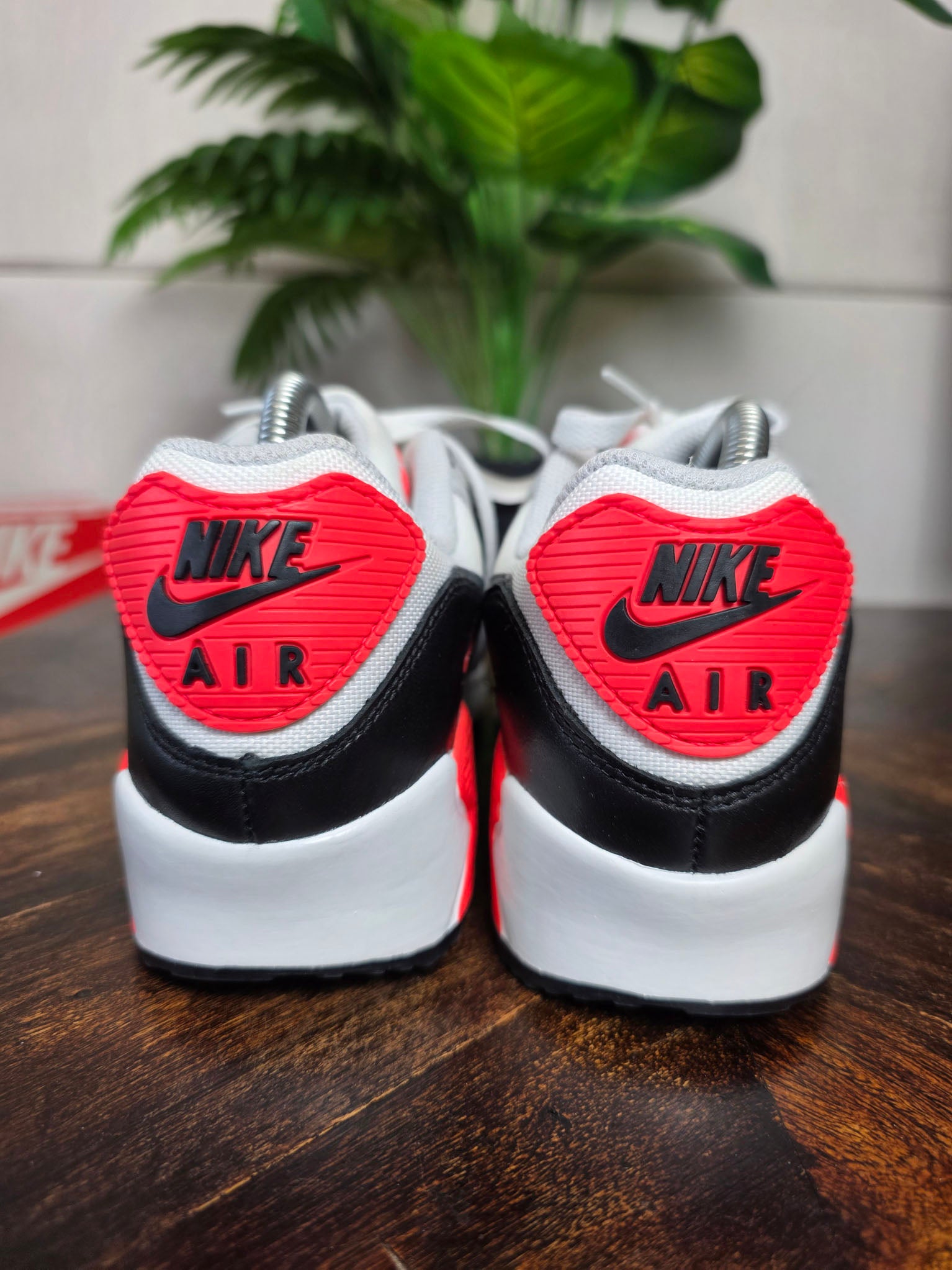 Nike Air Max 90 GoreTex Infrared maat 40
