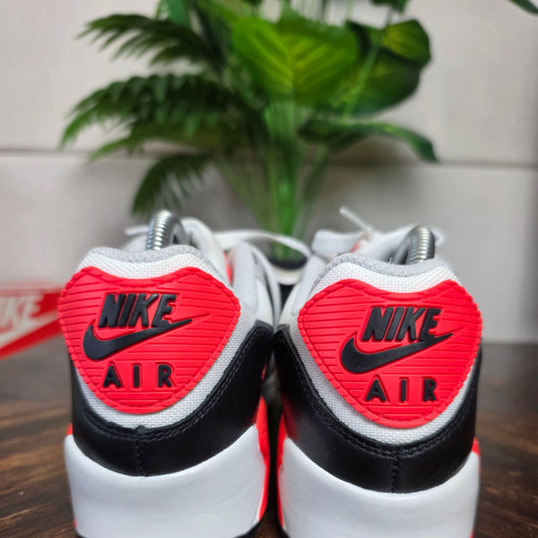 Nike Air Max 90 GoreTex Infrared maat 40