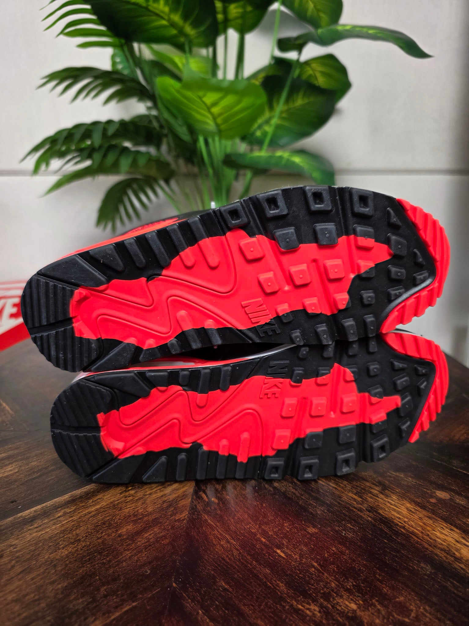 Nike Air Max 90 GoreTex Infrared maat 40