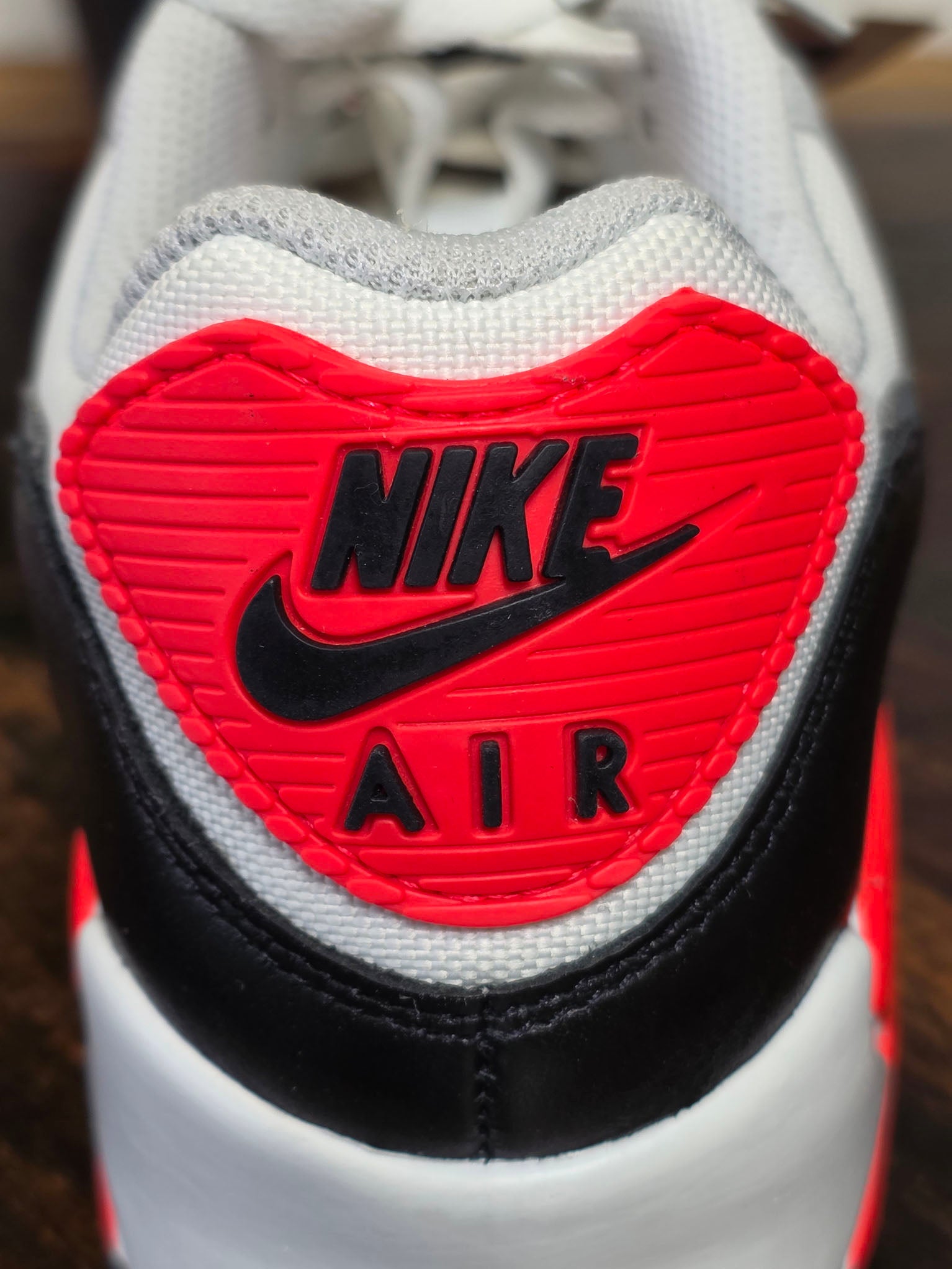 Nike Air Max 90 GoreTex Infrared maat 40