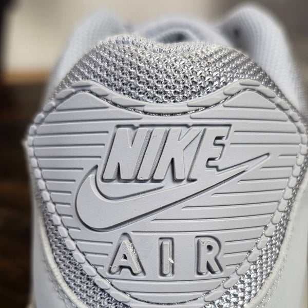 Nike Air Max 90 Triple Wolf Grey maat 48,5