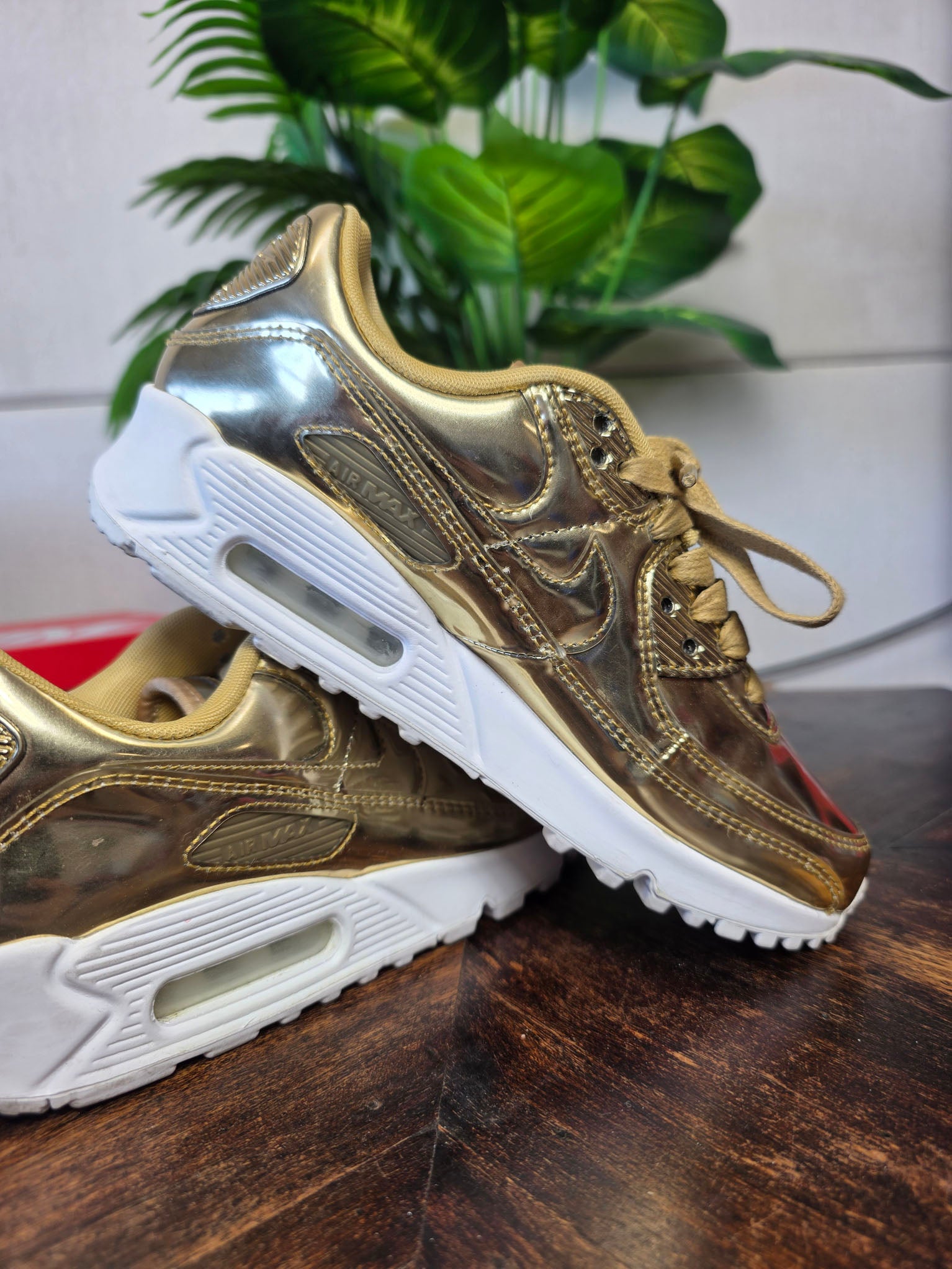 Nike Air Max 90 Metallic Gold maat 36,5