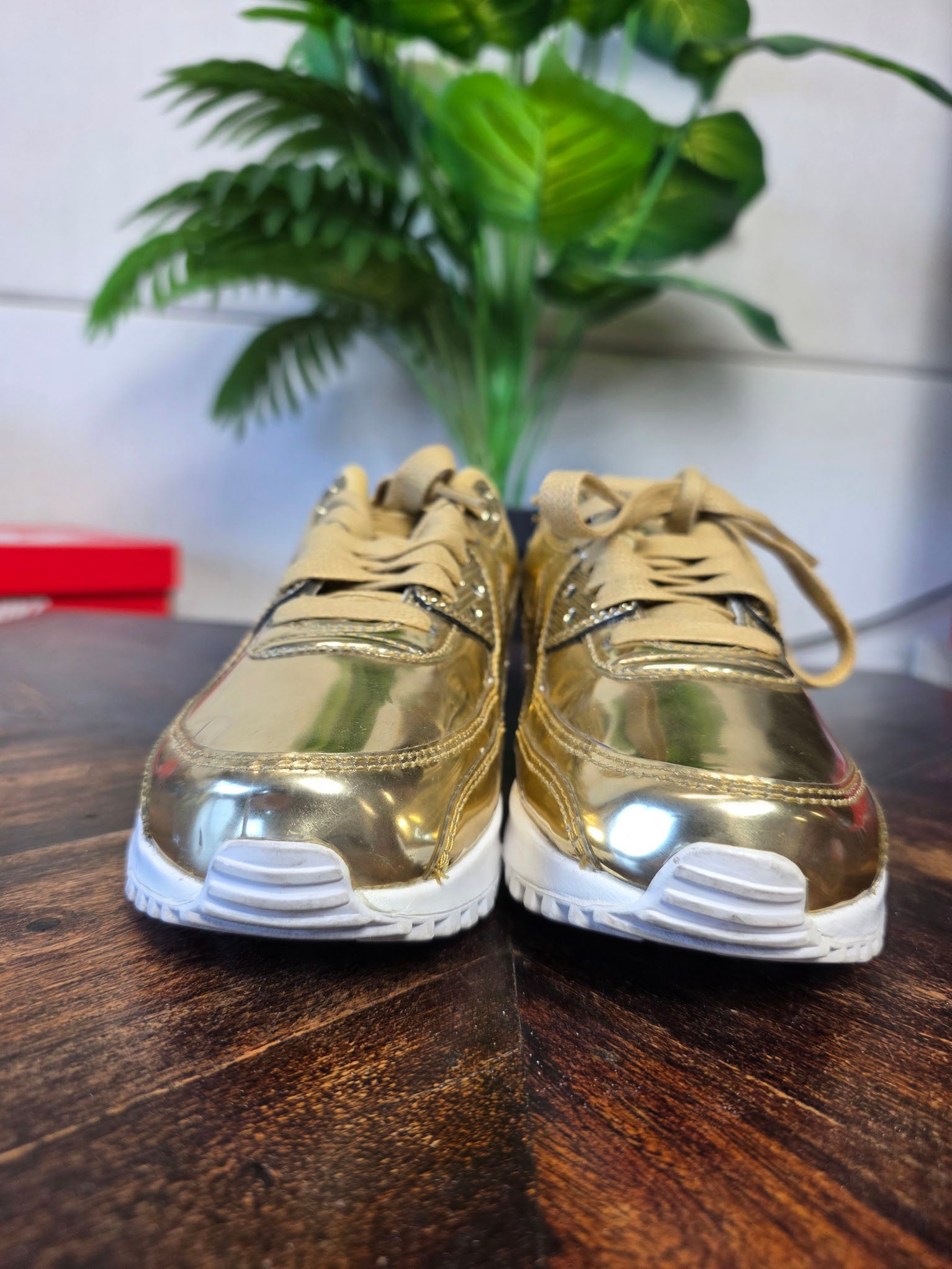 Nike Air Max 90 Metallic Gold maat 36,5