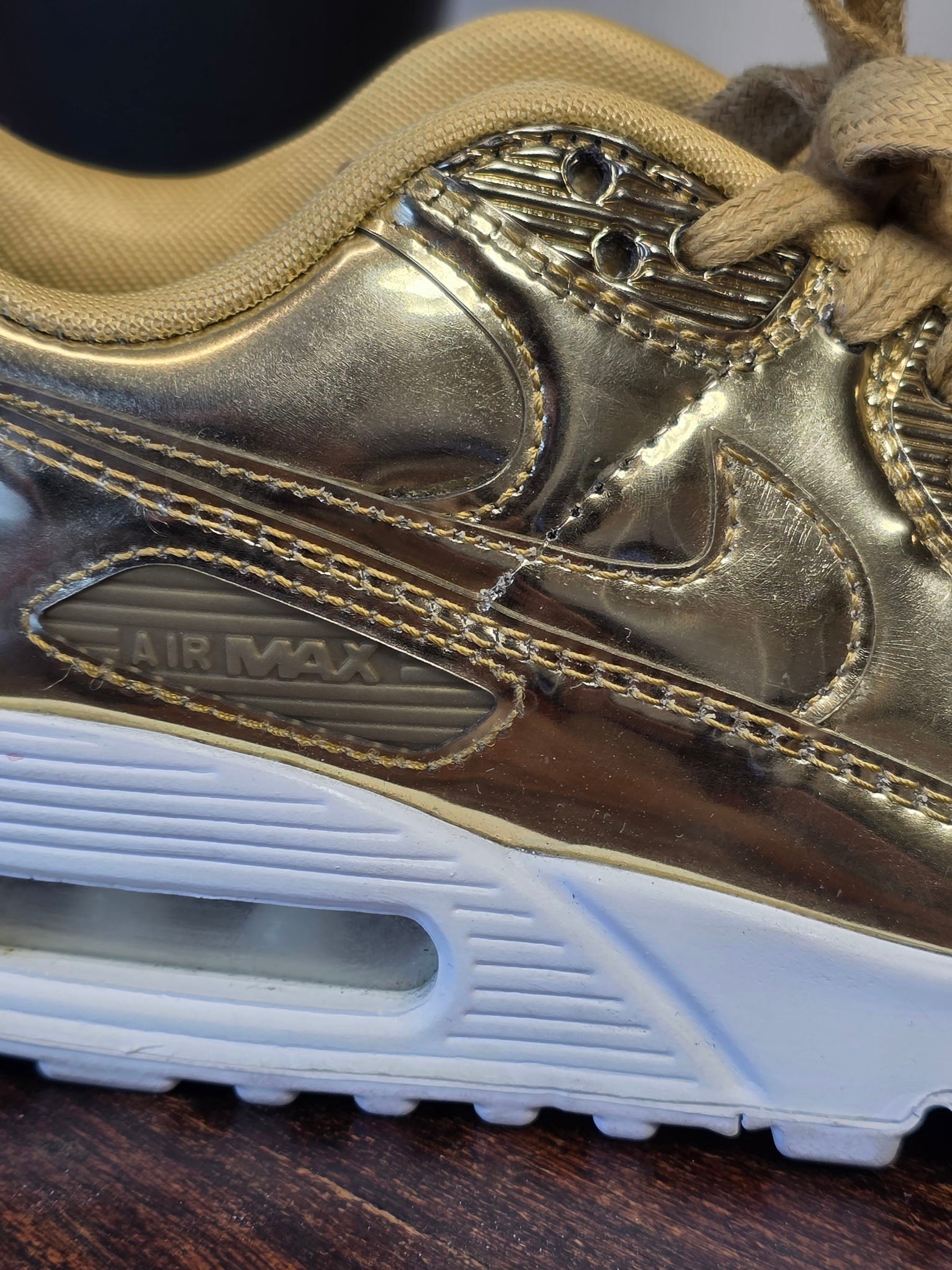 Nike Air Max 90 Metallic Gold maat 36,5
